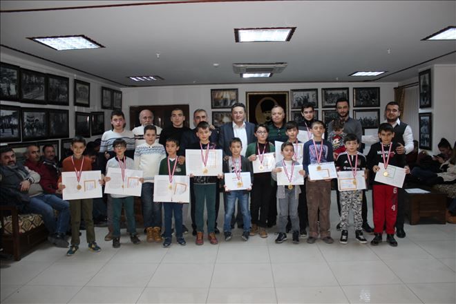 Ankara Kulübü Derneği´nde Öğrenci Seymenlere Tören