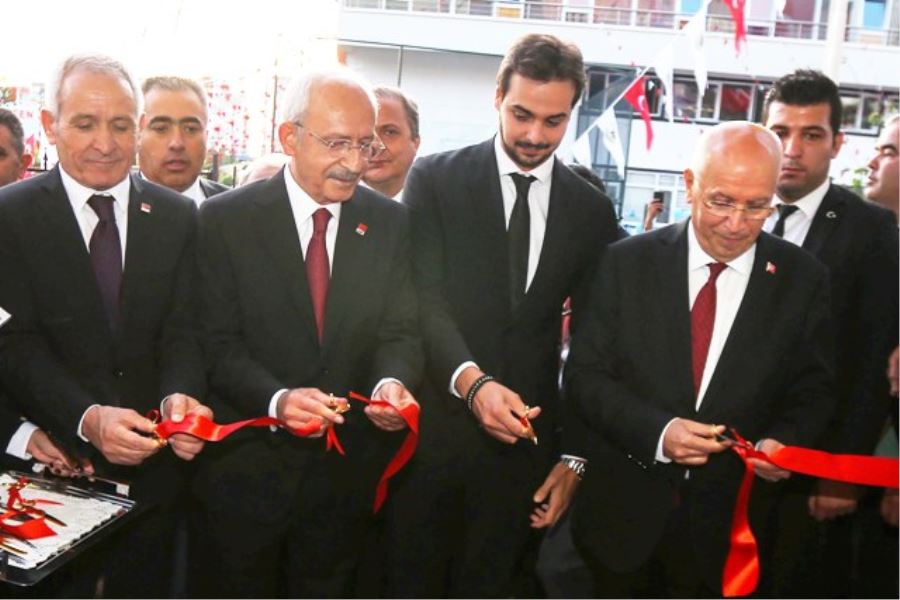 Turgut Özal Kültür Merkezi’ne görkemli açılış