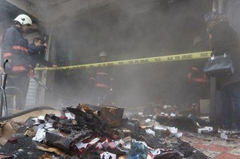 Ankara`da kuyumcu dükkanı cayır cayır yandı