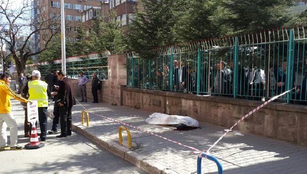 Ankara`nın merkezinde silahla adam öldürdü 