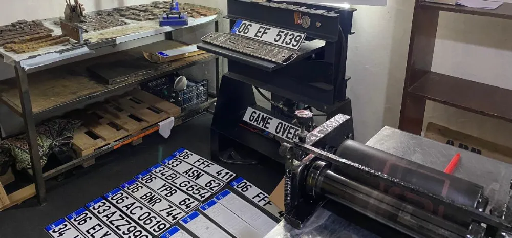 Yenimahalle’de sahte plaka baskını