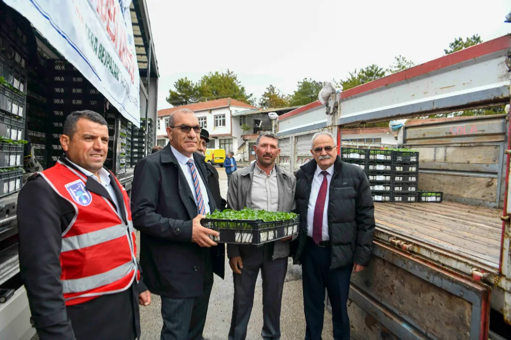 ANKARA BÜYÜKŞEHİR BELEDİYESİ’NİN KIRSALA DESTEKLERİ SÜRÜYOR 9 BİN ÜRETİCİYE TOPLAMDA 10 MİLYON 500 BİN ADET SEBZE FİDESİ DAĞITILDI
