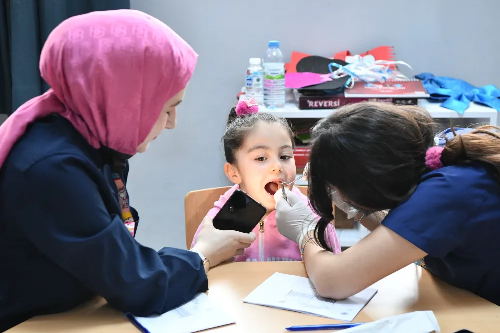 Mamak’ta 3.380 Öğrenciye Ücretsiz Diş Taraması