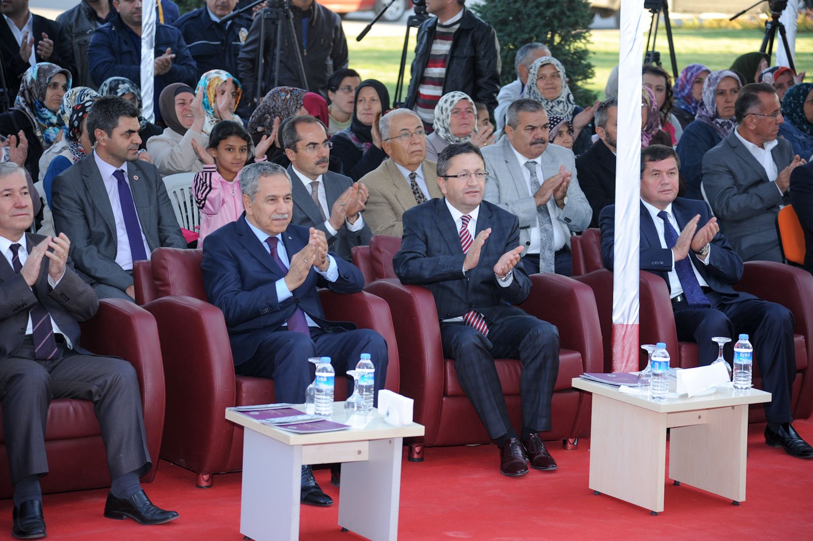 Arınç, Büyükşehir Kulislerini hareketlendirdi